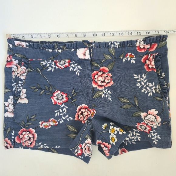 LOFT Floral Blue Women's Shorts - Picture 9 of 12